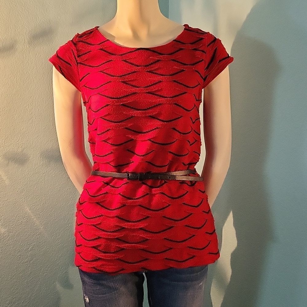 Roz & Ali scalloped waves belted sweater